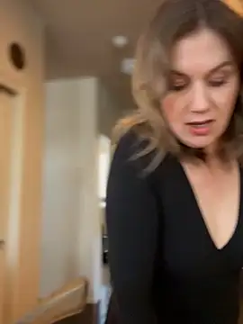 MaiseKnox online show from 4, 4, 2026