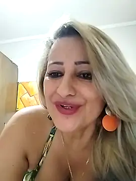 Snapshot of vivifernades chatting on 21, 12, 2024 vivifernades online show from 21, 12, 2024