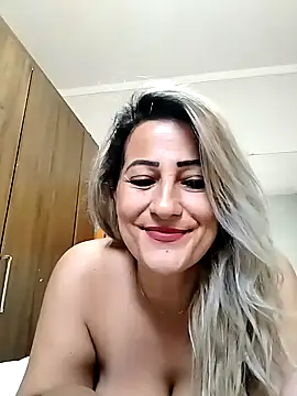 Snapshot of vivifernades chatting on 14, 1, 2025 vivifernades online show from 14, 1, 2025