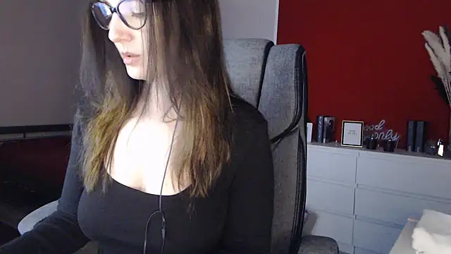 Alina Lamour online show from 3, 3, 2026