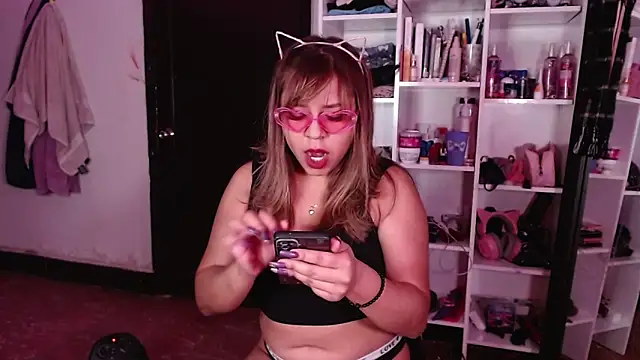 Snapshot of lil_daisy7 chatting on 12, 12, 2024 lil daisy7 online show from 12, 12, 2024