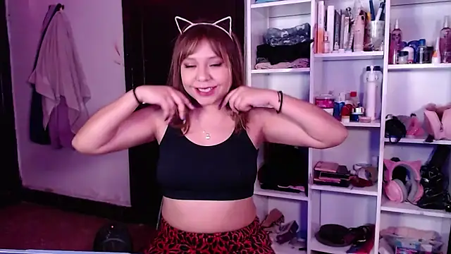Snapshot of lil_daisy7 chatting on 12, 12, 2024 lil daisy7 online show from 12, 12, 2024