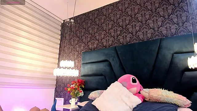 Snapshot of Vivi_prinncess chatting on 13, 5, 2026 Vivi prinncess online show from 13, 5, 2026