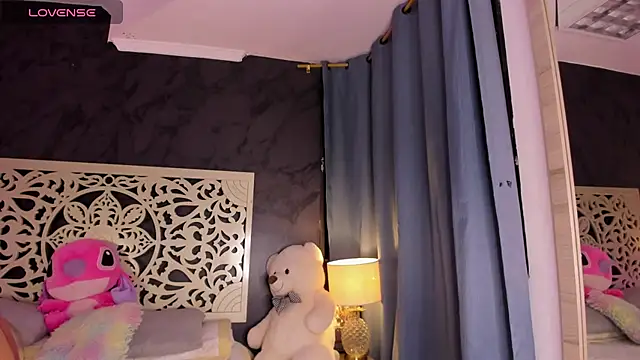 Snapshot of Vivi_prinncess chatting on 16, 5, 2026 Vivi prinncess online show from 16, 5, 2026