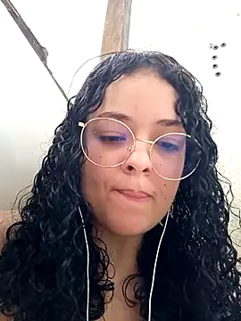 Snapshot of NinaSweet2 chatting on 11, 3, 2025 NinaSweet2 online show from 11, 3, 2025