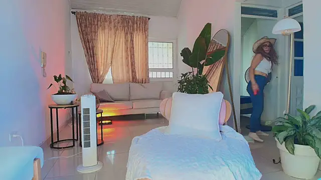 Snapshot of erotik_lady chatting on 19, 10, 2025 erotik lady online show from 19, 10, 2025