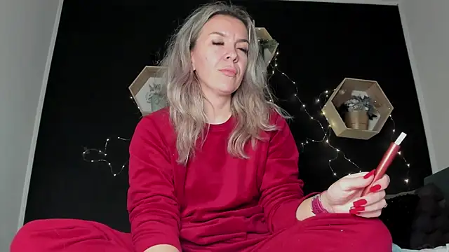 Snapshot of Alesys69 chatting on 16, 12, 2025 Alesys69 online show from 16, 12, 2025