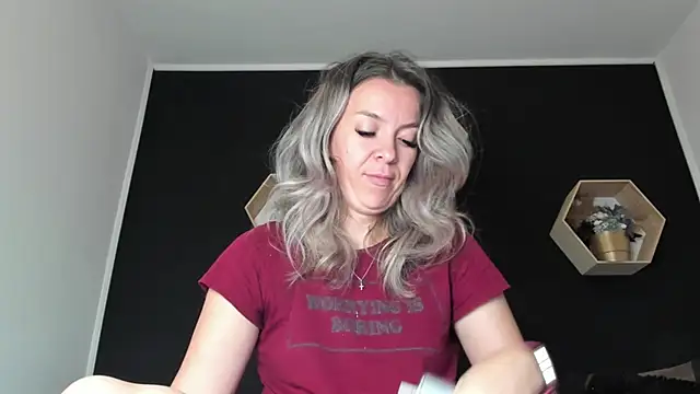 Snapshot of Alesys69 chatting on 28, 9, 2025 Alesys69 online show from 28, 9, 2025