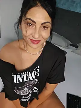 Snapshot of charrlote_love chatting on 12, 7, 2026 charrlote love online show from 12, 7, 2026