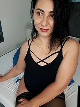 Snapshot of charrlote_love chatting on 11, 6, 2026 charrlote love online show from 11, 6, 2026