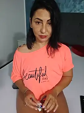 Snapshot of charrlote_love chatting on 17, 7, 2026 charrlote love online show from 17, 7, 2026
