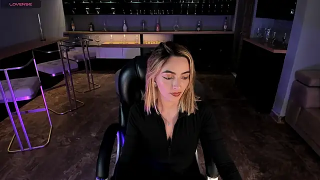 MelissaMoore  online show from 17, 12, 2025