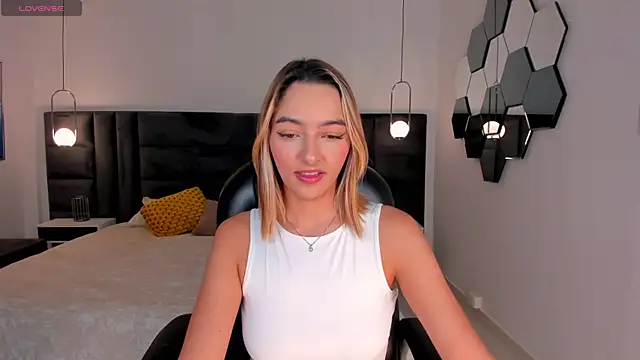 Snapshot of MelissaMoore_ chatting on 21, 7, 2026 MelissaMoore online show from 21, 7, 2026