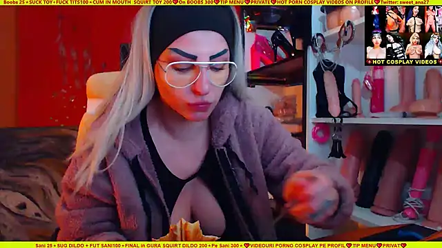 cuminmenowbbyx online show from 17, 2, 2025