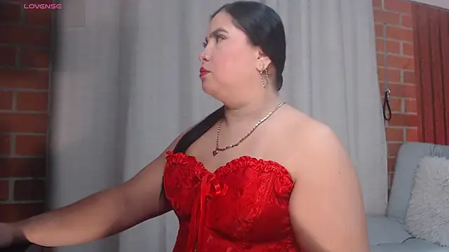 AGATHAA WHITE online show from 25, 3, 2026