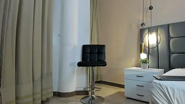 AGATHAA WHITE online show from 4, 11, 2025