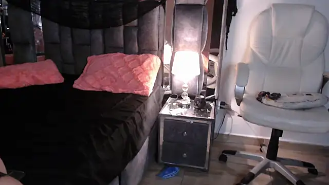 Christaly  online show from 22, 10, 2025