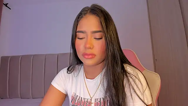 isa bunny online show from 25, 10, 2025