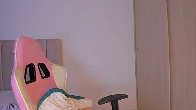 isa bunny online show from 1, 11, 2025