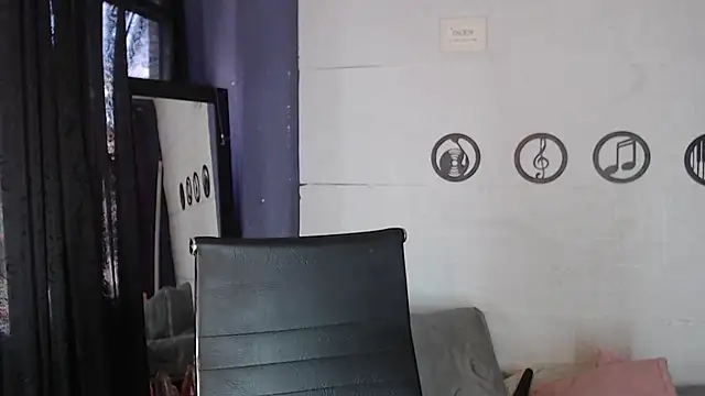 skinny Yizz online show from 13, 7, 2026