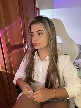 Miss valeriaa online show from 4, 6, 2026