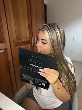 Miss valeriaa online show from 3, 5, 2026