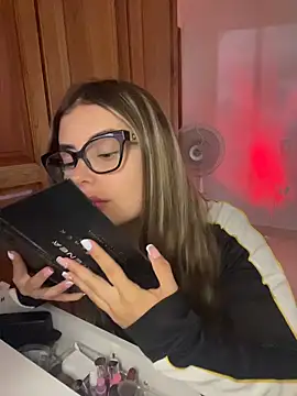 Miss valeriaa online show from 3, 4, 2026