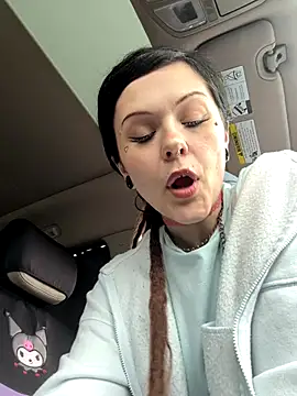 Snapshot of BlaizeyBBy chatting on 10, 9, 2025 BlaizeyBBy online show from 10, 9, 2025