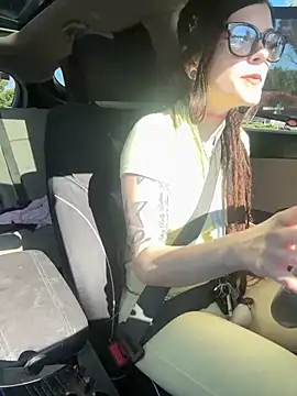 Snapshot of BlaizeyBBy chatting on 7, 10, 2025 BlaizeyBBy online show from 7, 10, 2025