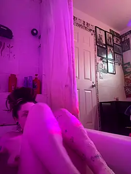 Snapshot of BlaizeyBBy chatting on 21, 10, 2025 BlaizeyBBy online show from 21, 10, 2025