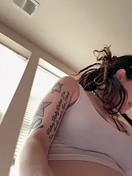 BlaizeyBBy online show from 2, 4, 2026