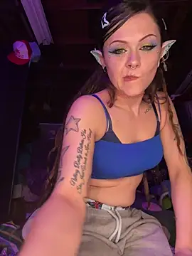 Snapshot of BlaizeyBBy chatting on 27, 11, 2025 BlaizeyBBy online show from 27, 11, 2025