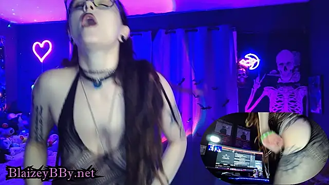 Snapshot of BlaizeyBBy chatting on 18, 3, 2025 BlaizeyBBy online show from 18, 3, 2025