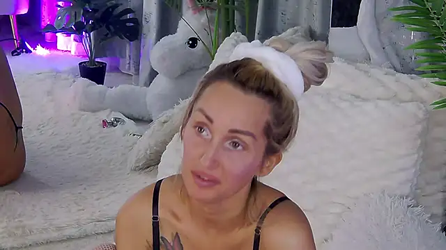 IsabelleEthan online show from 21, 7, 2026