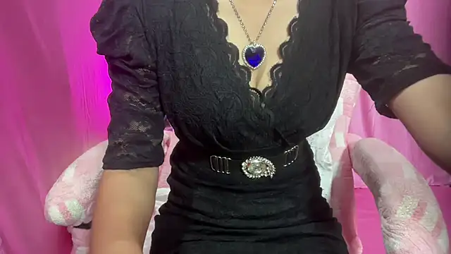 Queen Angelena online show from 1, 1, 2025