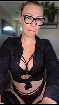 Snapshot of Sacha-xx chatting on 7, 5, 2026 Sacha-xx online show from 7, 5, 2026