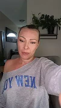 Snapshot of Sacha-xx chatting on 28, 4, 2026 Sacha-xx online show from 28, 4, 2026