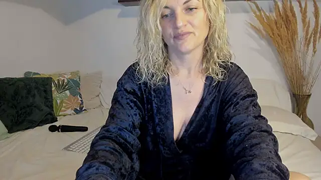 Snapshot of Jadore_able chatting on 27, 4, 2026 Jadore able online show from 27, 4, 2026