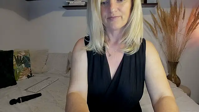 Snapshot of Jadore_able chatting on 26, 5, 2026 Jadore able online show from 26, 5, 2026