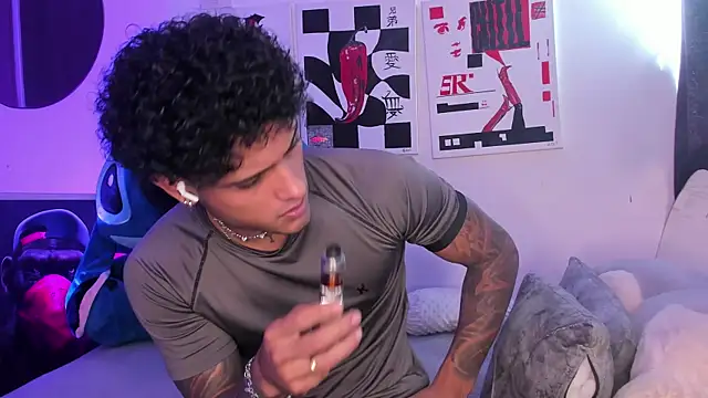 Snapshot of Alessandro_Vanni chatting on 13, 5, 2026 Alessandro Vanni online show from 13, 5, 2026