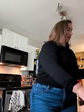 Canadian BBW online show from 6, 11, 2025