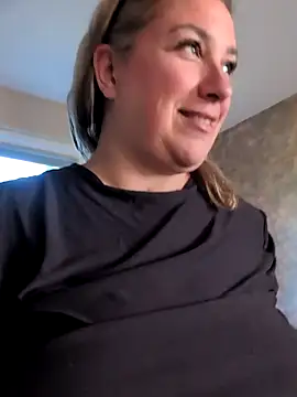 Canadian BBW online show from 16, 6, 2026