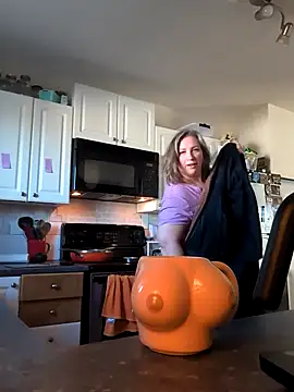 Canadian BBW online show from 8, 2, 2026