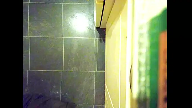 hairyuncut00 online show from 16, 4, 2026