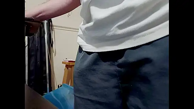 hairyuncut00 online show from 10, 2, 2025