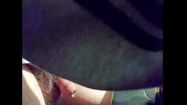 hairyuncut00 online show from 18, 3, 2026