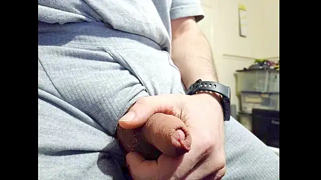 hairyuncut00 online show from 24, 2, 2026