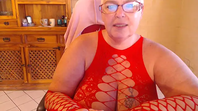 Snapshot of MISS_LINDAH chatting on 9, 11, 2025 MISS LINDAH online show from 9, 11, 2025