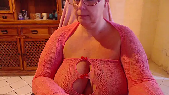 Snapshot of MISS_LINDAH chatting on 21, 10, 2025 MISS LINDAH online show from 21, 10, 2025