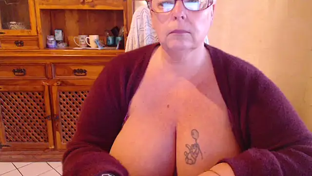 MISS LINDAH online show from 9, 2, 2026